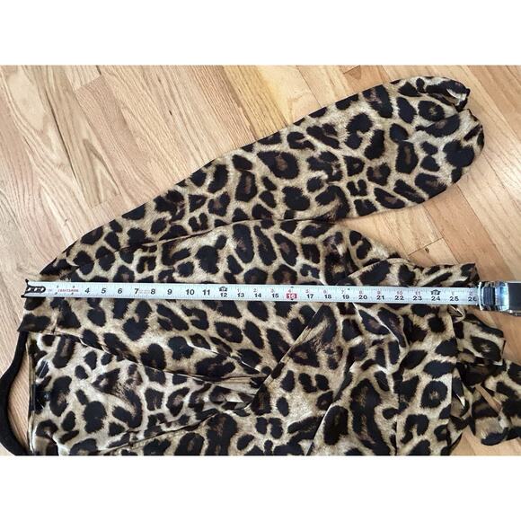 Torrid Women's Animal Wrap Top Blouse Print Size 5X Long Sleeve Dressy Bishop - Picture 6 of 10